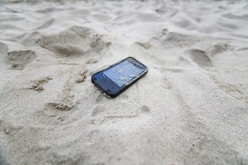 Gen Z’ers ditch smartphone services