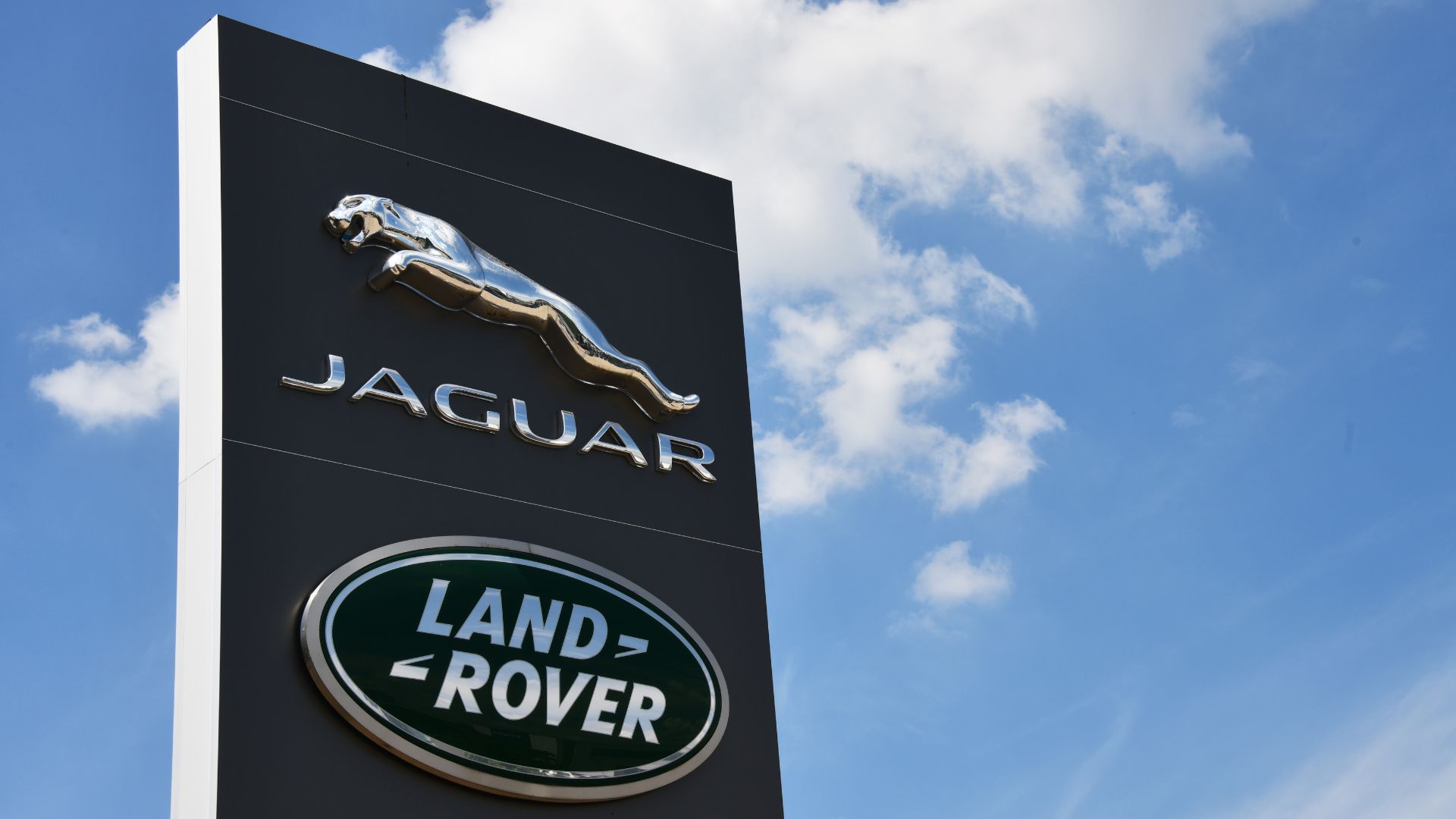 Teenage hackers take down JLR